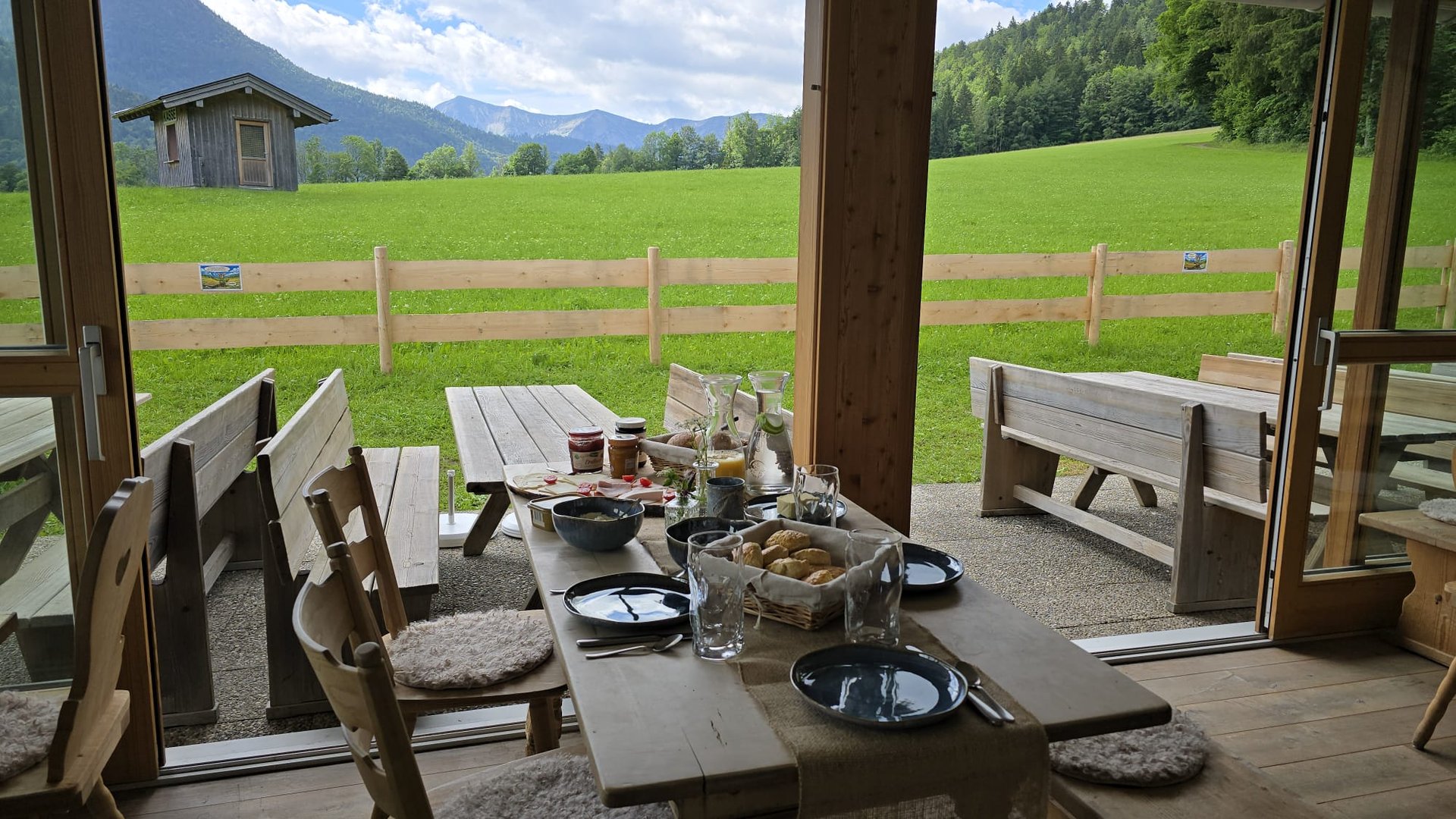 Frühstück auf der Terrasse