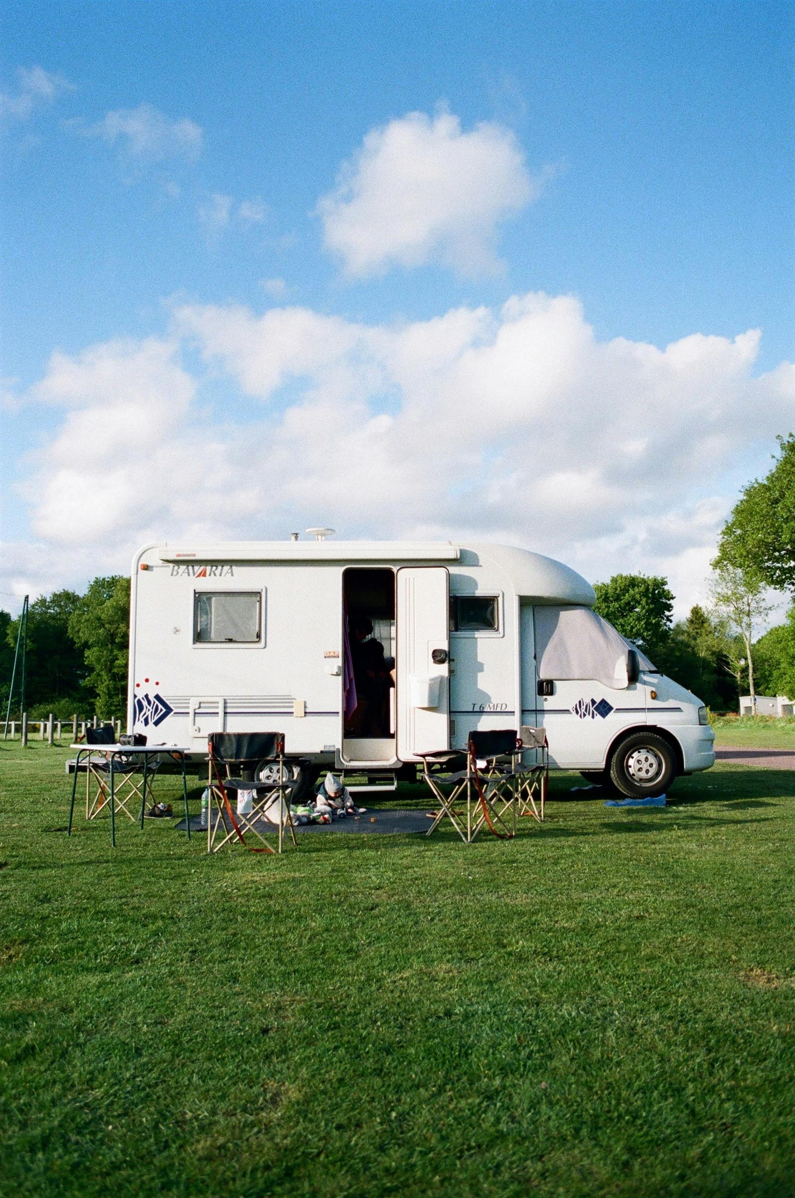 Camper in den Bergen